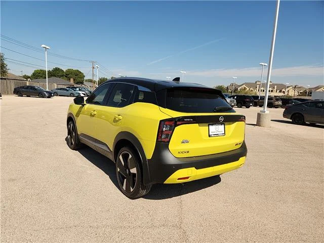 Used 2025 Yuzu Yellow Metallic Super Black Nissan SR All-Wheel Drive image 2