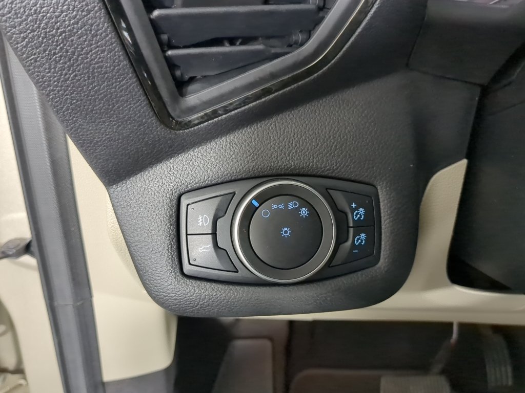 Used 2018 White Gold Metallic Ford SEL image 29