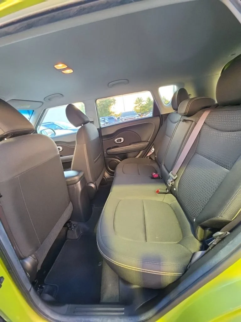 Used 2015 Green Kia + image 18