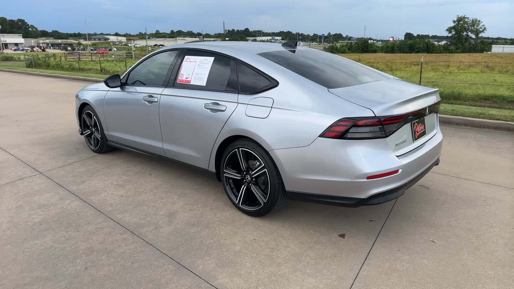 Used 2026 Silver Honda SE image 7