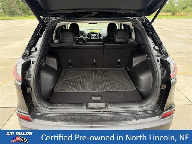 Used 2022 Diamond Black Crystal Pearlcoat Jeep Latitude Lux image 11