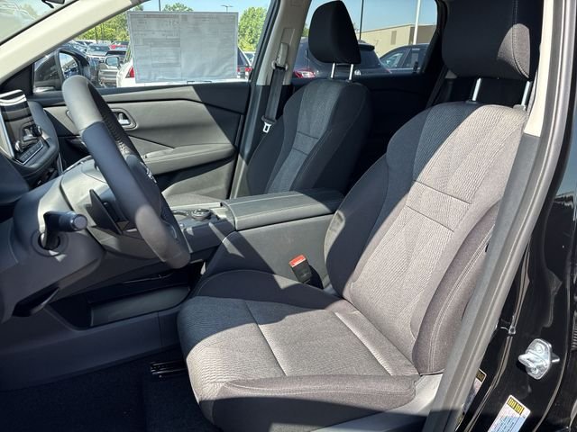 2026 Nissan Rogue SV - Photo 11