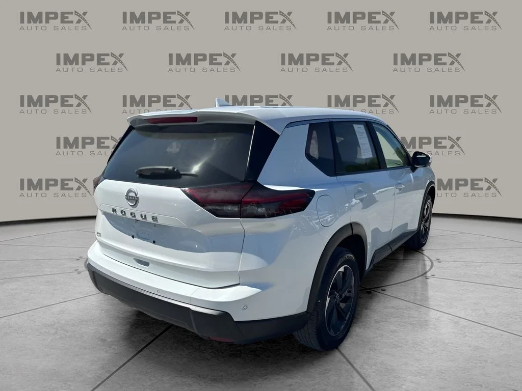 Used 2025 White Nissan SV image 5