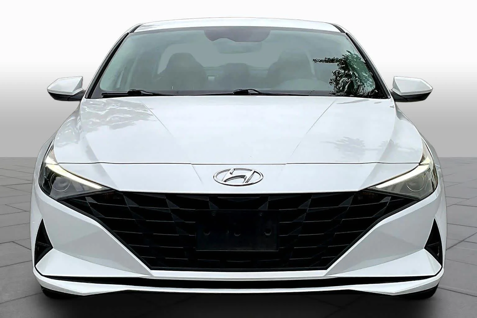 Used 2021 Quartz White Hyundai SEL image 4