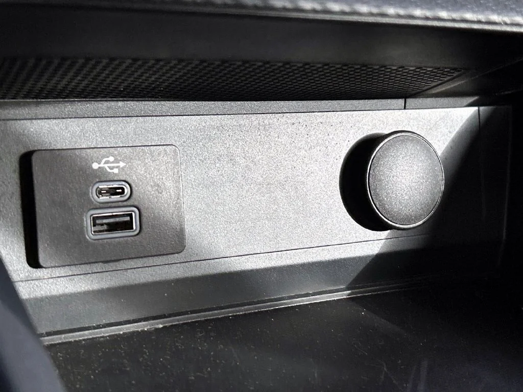 Used 2026 Gray Metallic Ford GT Premium image 21