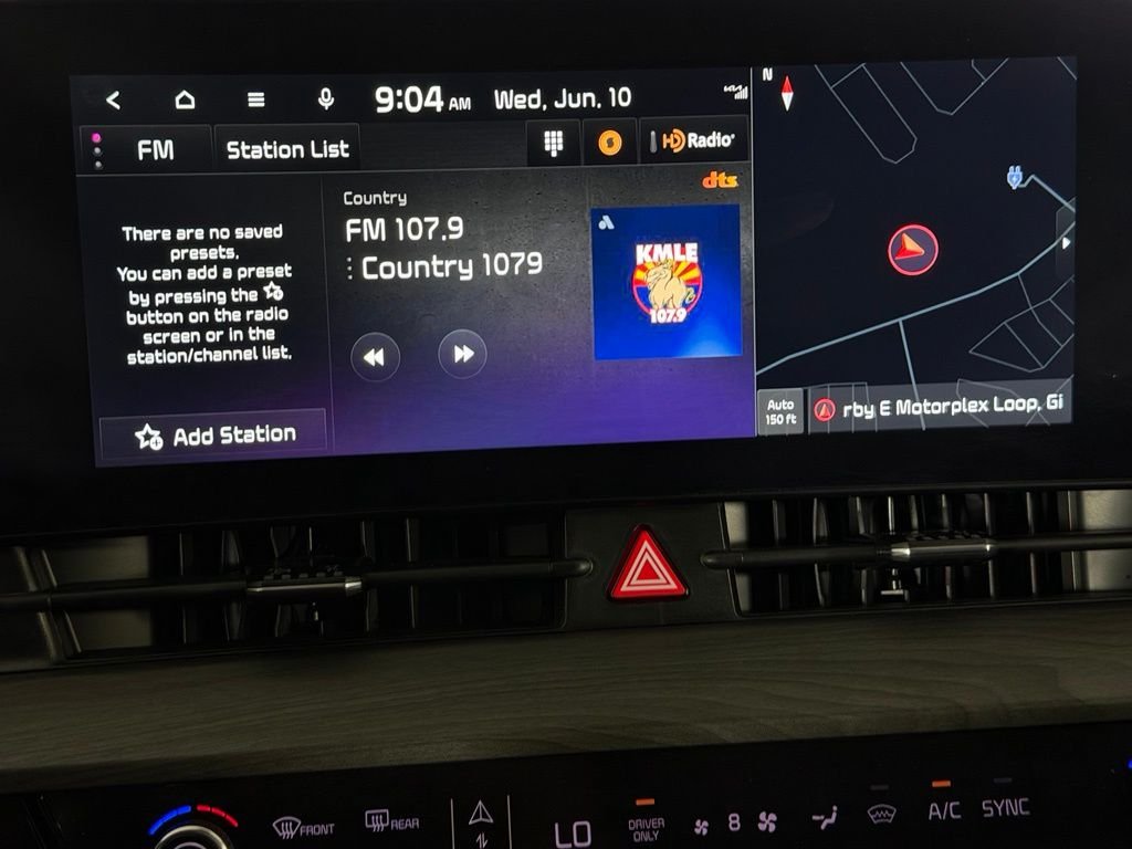 Used 2023 Snow White Pearl Kia X-Line Prestige image 18