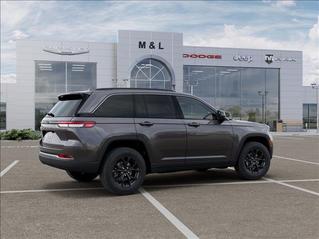 New 2026 Baltic Gray Metallic Clear-Coat Exterior Paint Jeep Altitude image 5