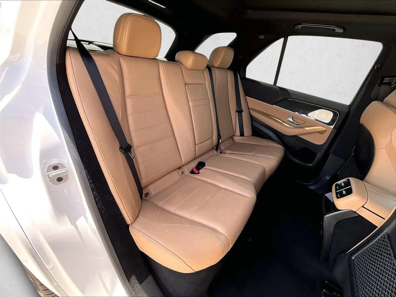 Used 2024 Polar White Mercedes-Benz GLE 450 image 29