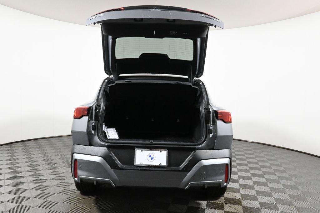 Used 2025 Gray BMW xDrive28i image 36