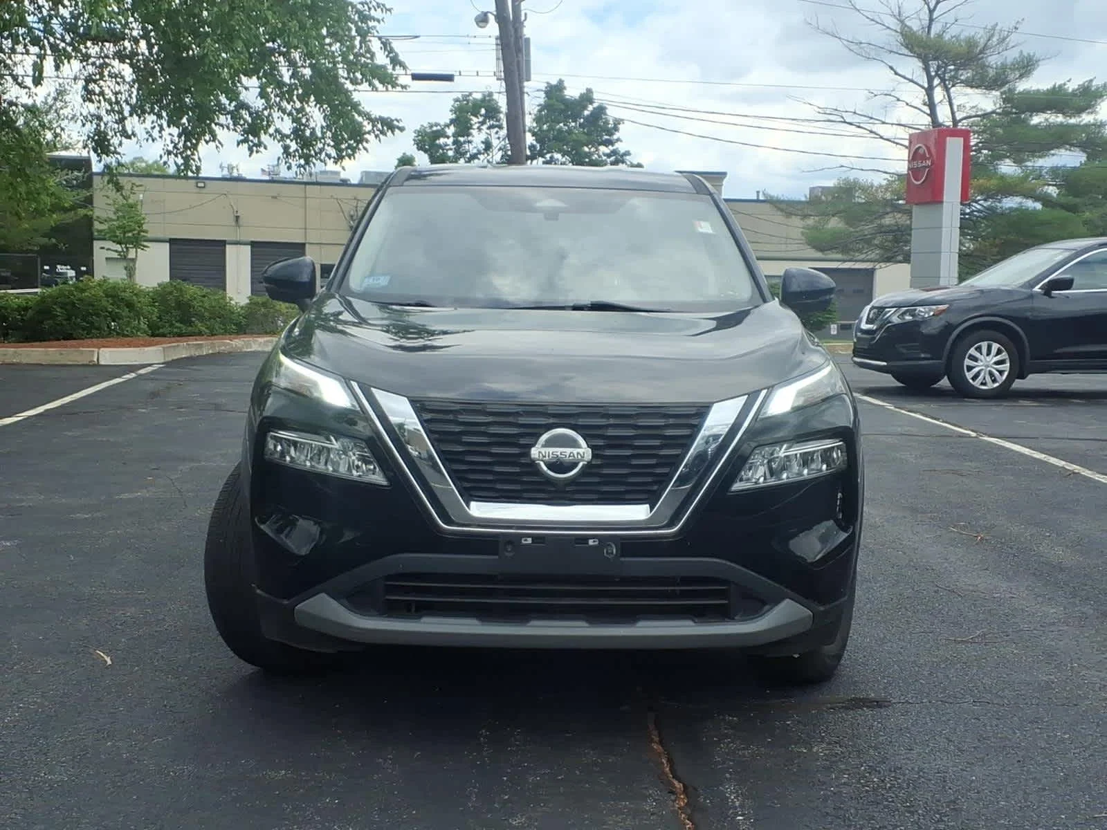 Certified Used 2021 Super Black Nissan SV image 2