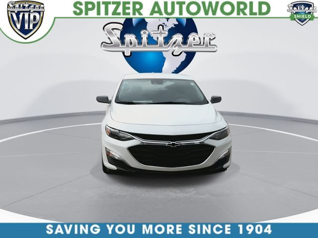 Used 2023 SUMMIT WHITE Chevrolet RS image 4