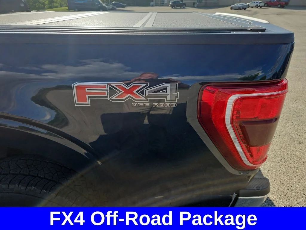 Used 2023 Blue Ford XLT image 3