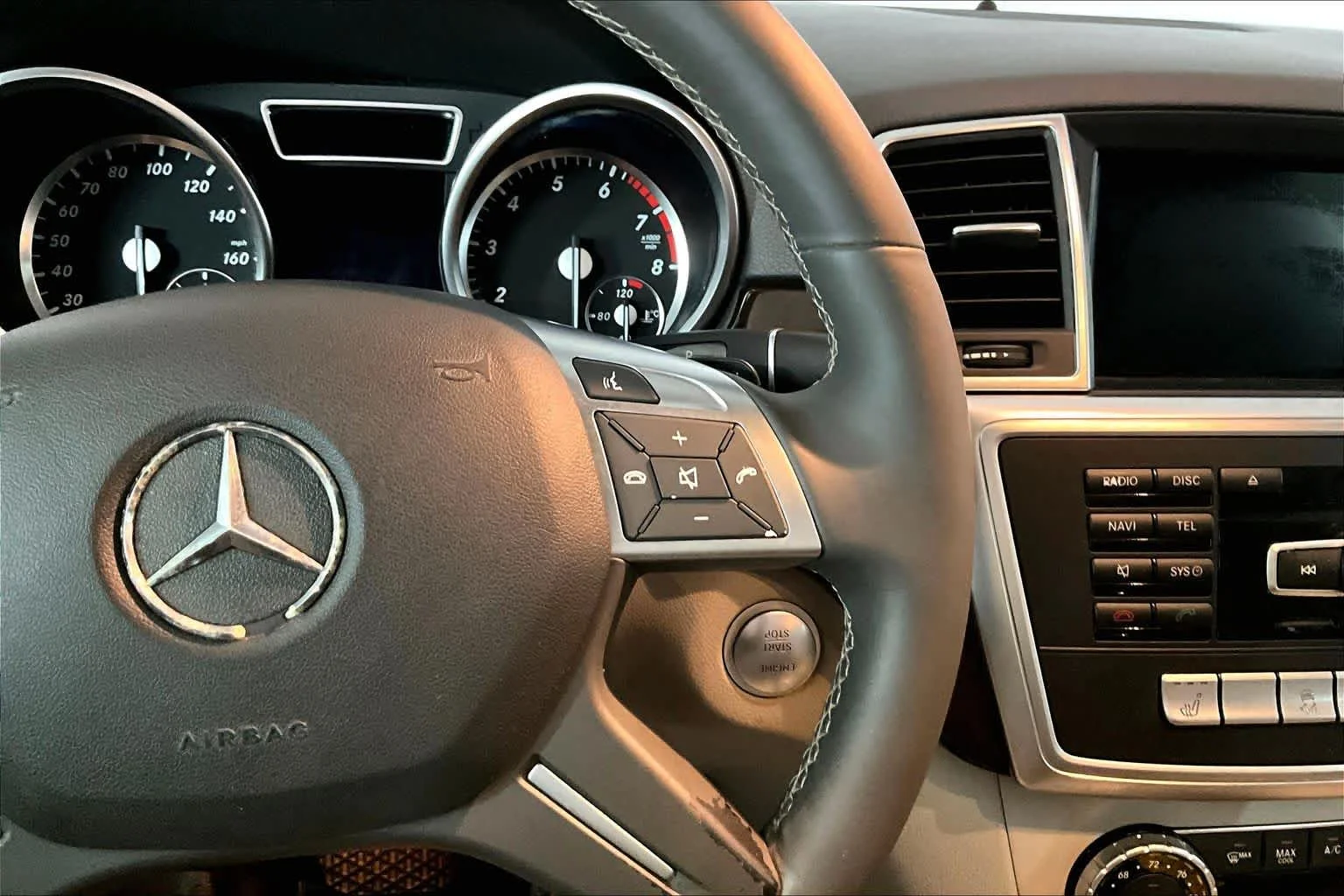 Used 2015 Palladium Silver Metallic Mercedes-Benz ML 350 image 25