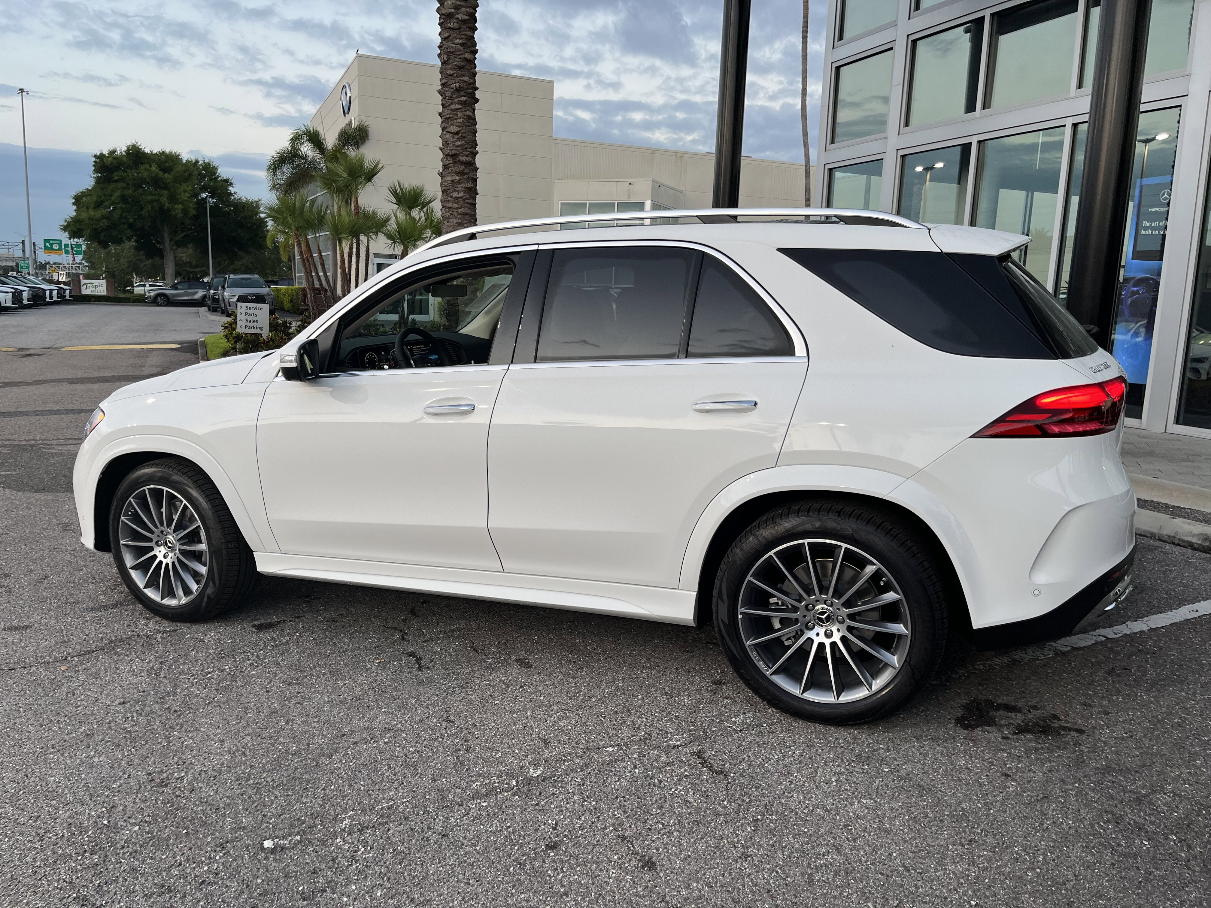 New 2026 POLAR WHITE Mercedes-Benz GLE 350 image 4