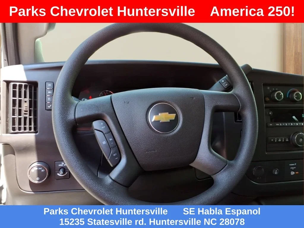 New 2026 Summit White Chevrolet WT image 3