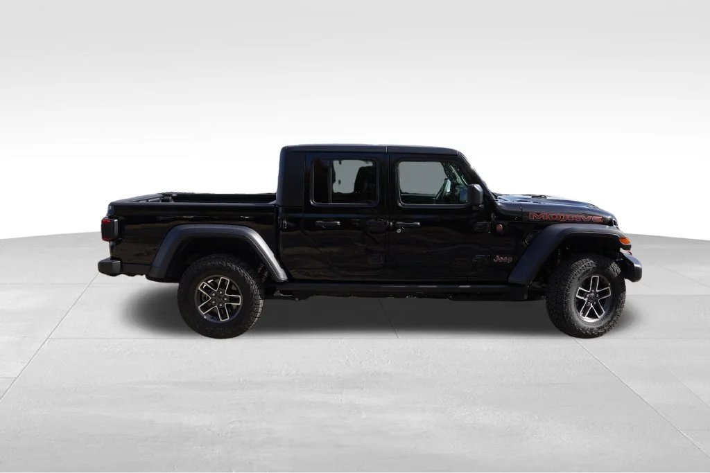 Certified Used 2026 Black Clearcoat Jeep Mojave image 3