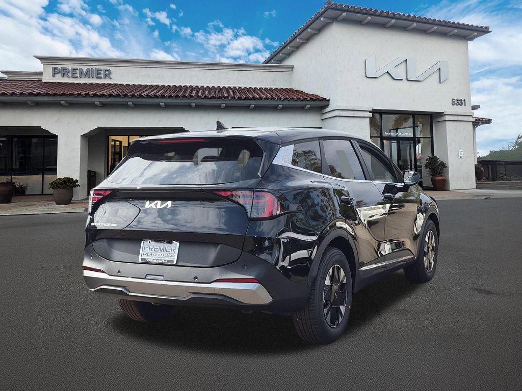 New 2027 Fusion Black Kia LX image 8