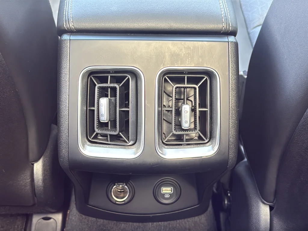 Used 2023 White Kia X-Line EX image 41