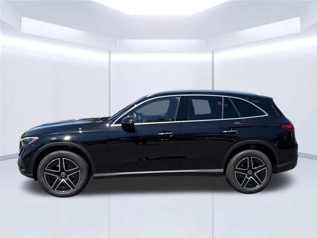 New 2027 Obsidian Black Metallic Mercedes-Benz GLC 300 image 40