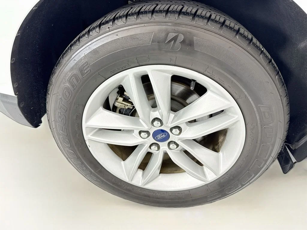 Used 2016 White Ford SEL image 31