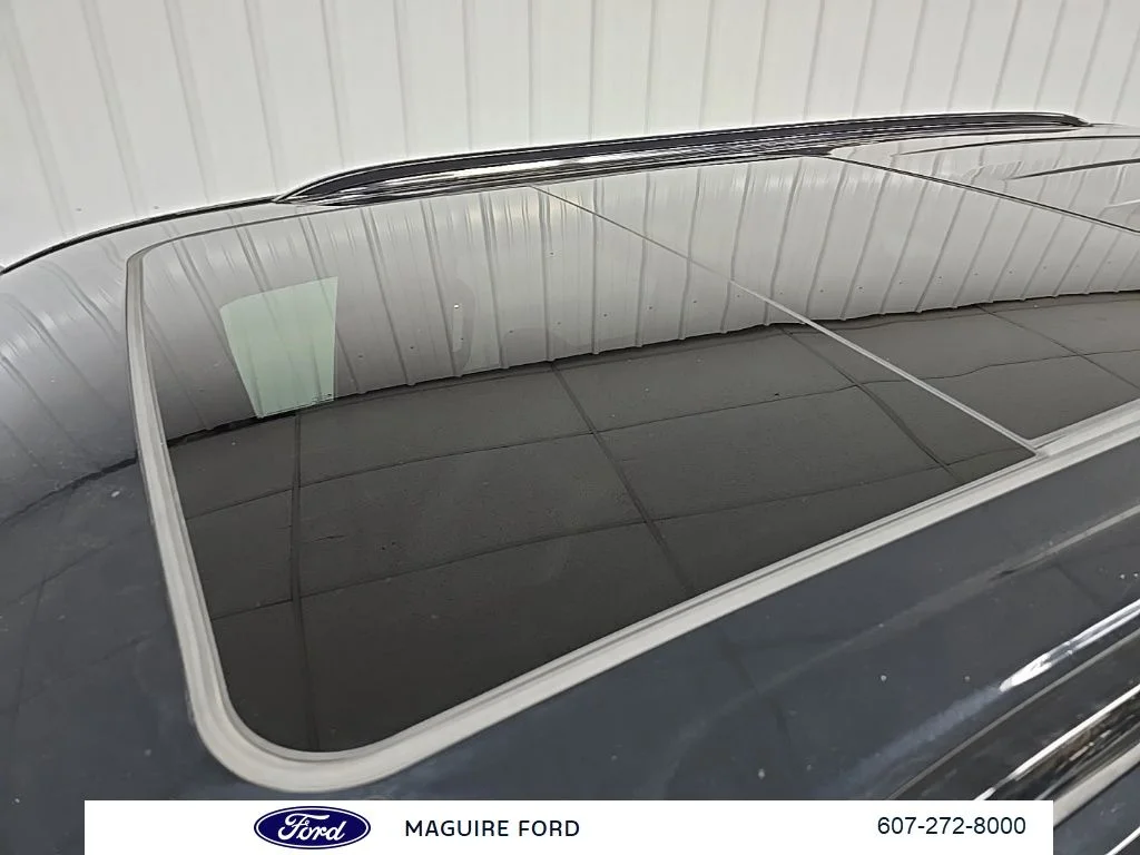 Used 2021 Black Chevrolet Z71 image 14