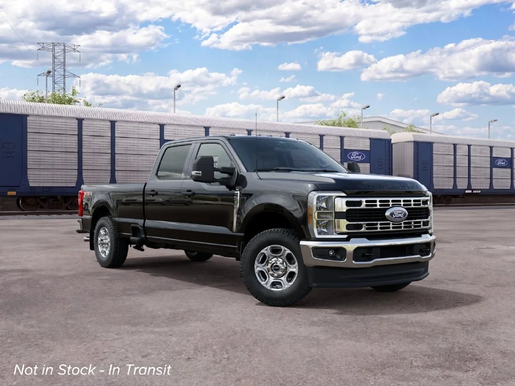 New 2027 Black Ford XLT image 4