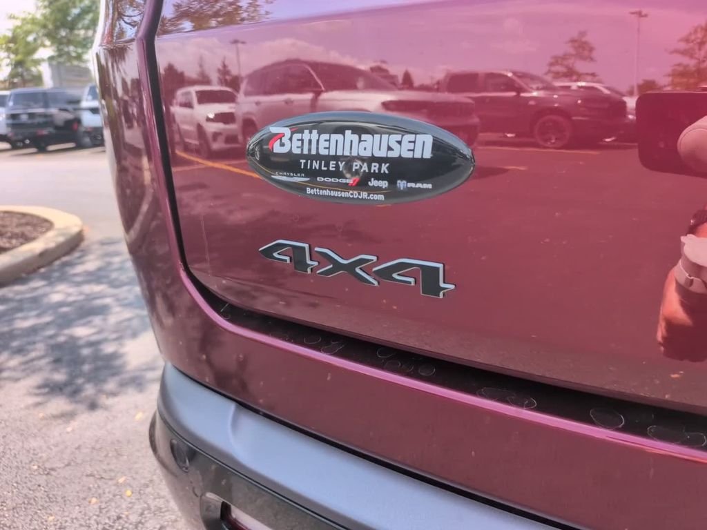 New 2026 Velvet Red Pearl-Coat Exterior Paint Jeep Limited Altitude image 7