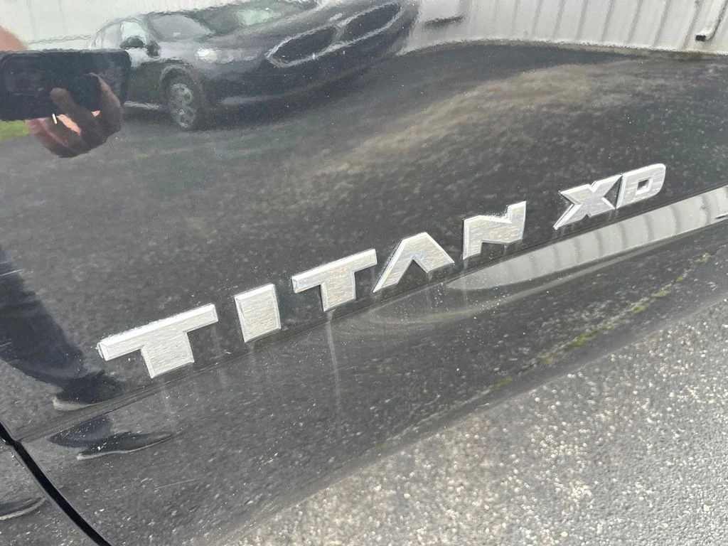 Used 2018 Black Nissan S image 16
