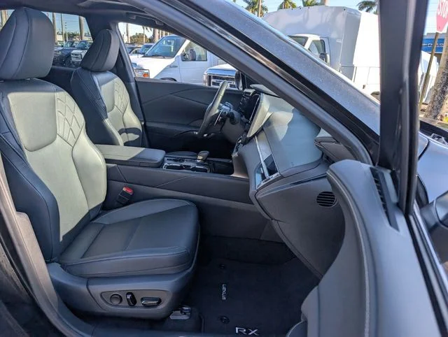 2023 Lexus RX 350 - Photo 21