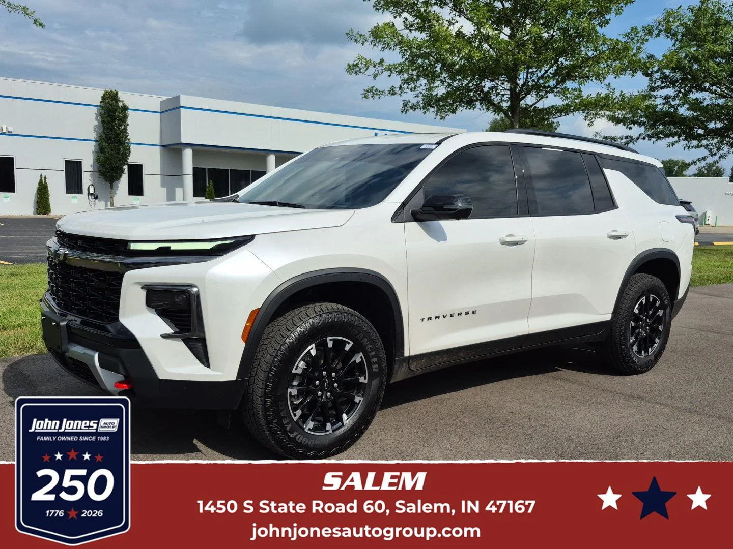 Used 2025 Iridescent Pearl Tricoat Chevrolet Z71 image 1