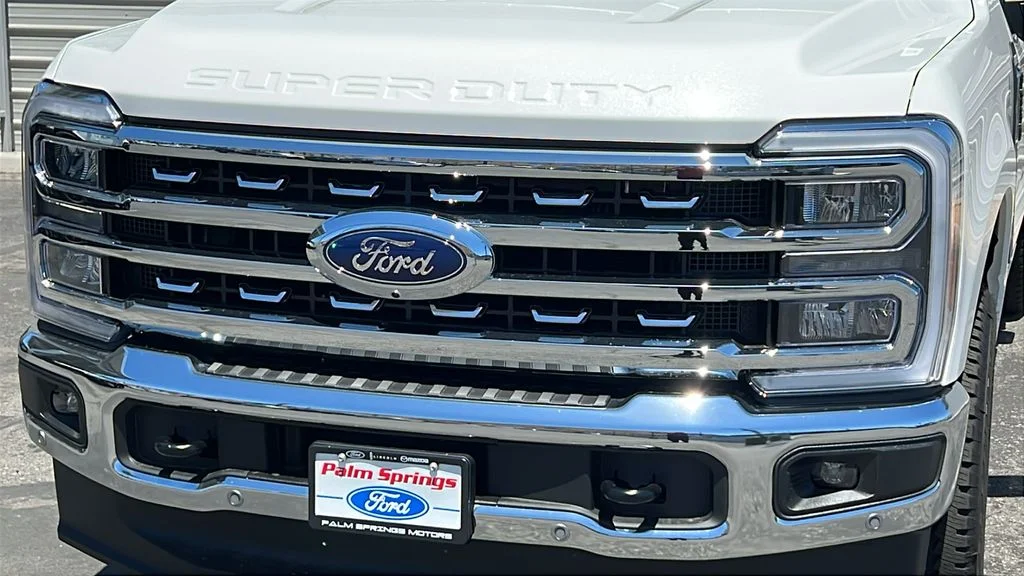 New 2026 Star White Metallic Tri-Coat Ford F-250® Lariat® image 3