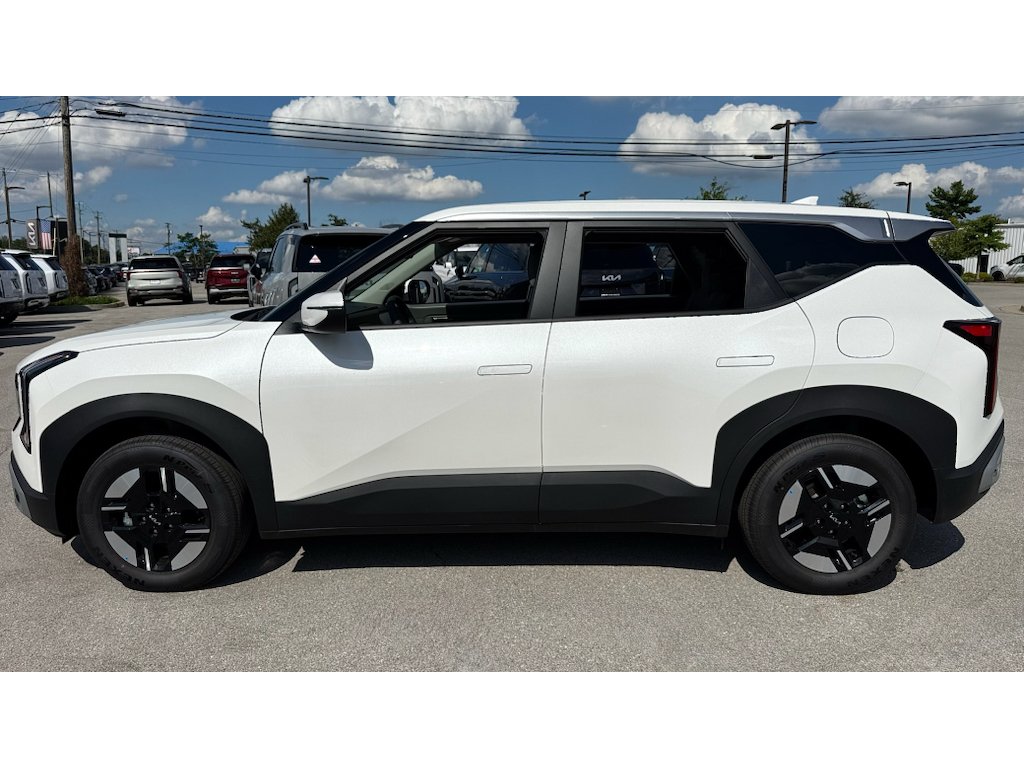 New 2027 Snow White Pearl Kia LX image 26