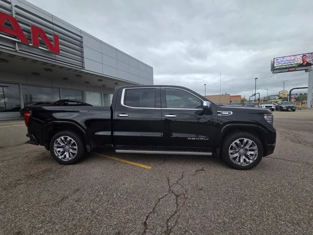 Used 2022 Onyx Black GMC Denali image 4