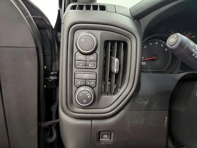 Used 2022 Black Chevrolet Custom image 25