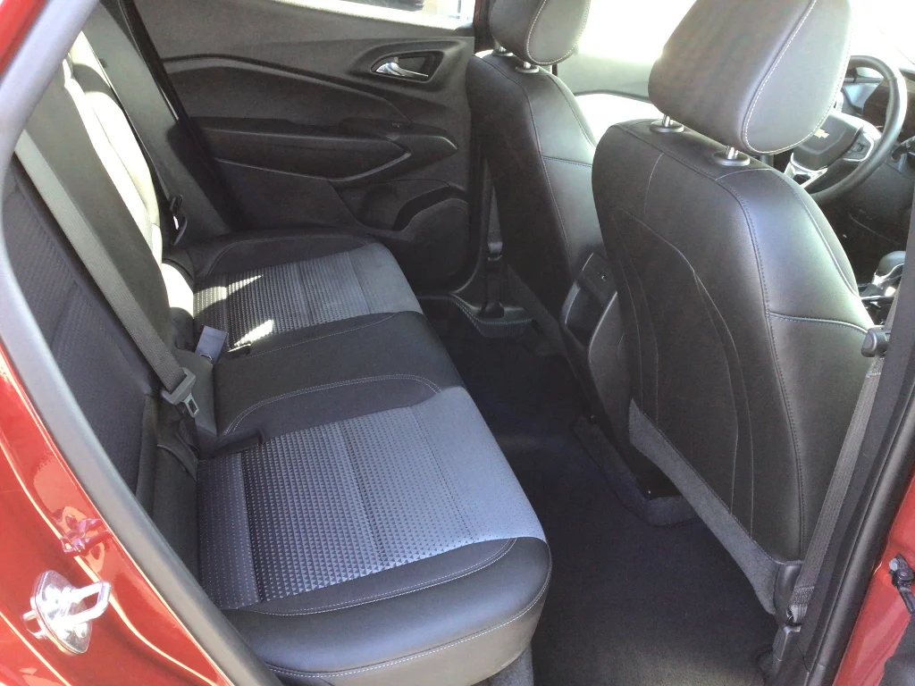 Used 2025 Crimson Metallic Chevrolet LT image 8