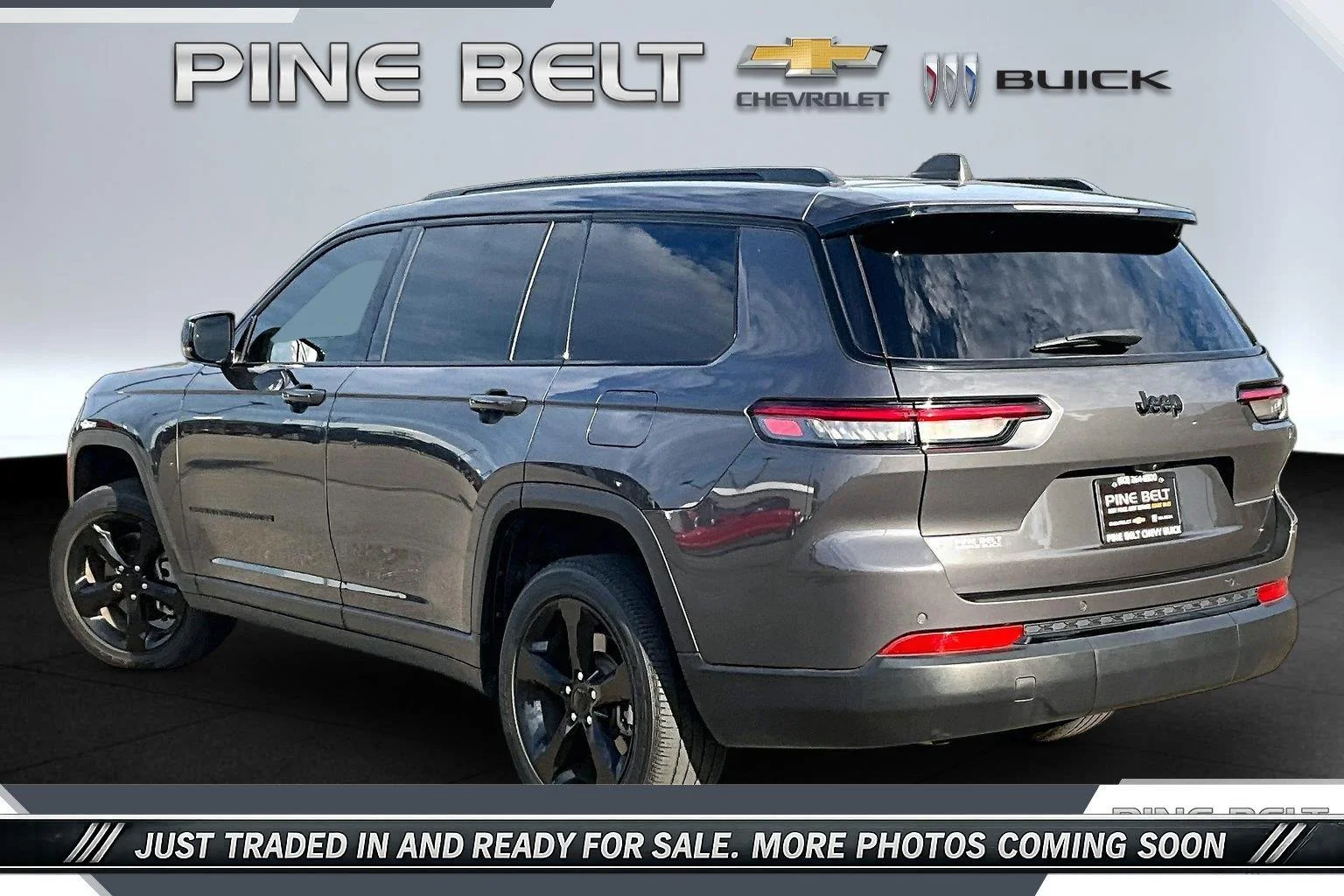 Used 2024 Baltic Gray Metallic Clearcoat Jeep Altitude X image 2