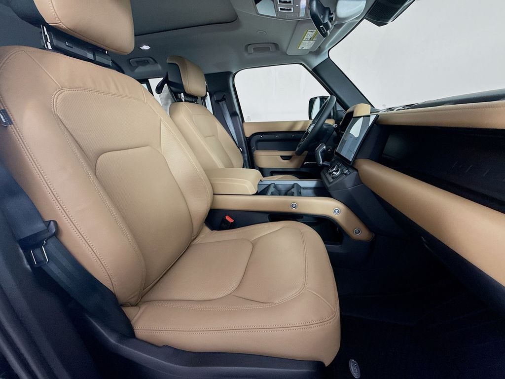 New 2026 Santorini Black Land Rover X-Dynamic SE image 24