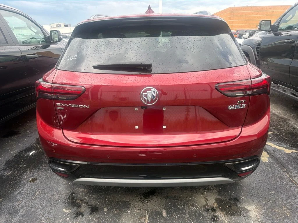 Used 2023  Buick Preferred image 3