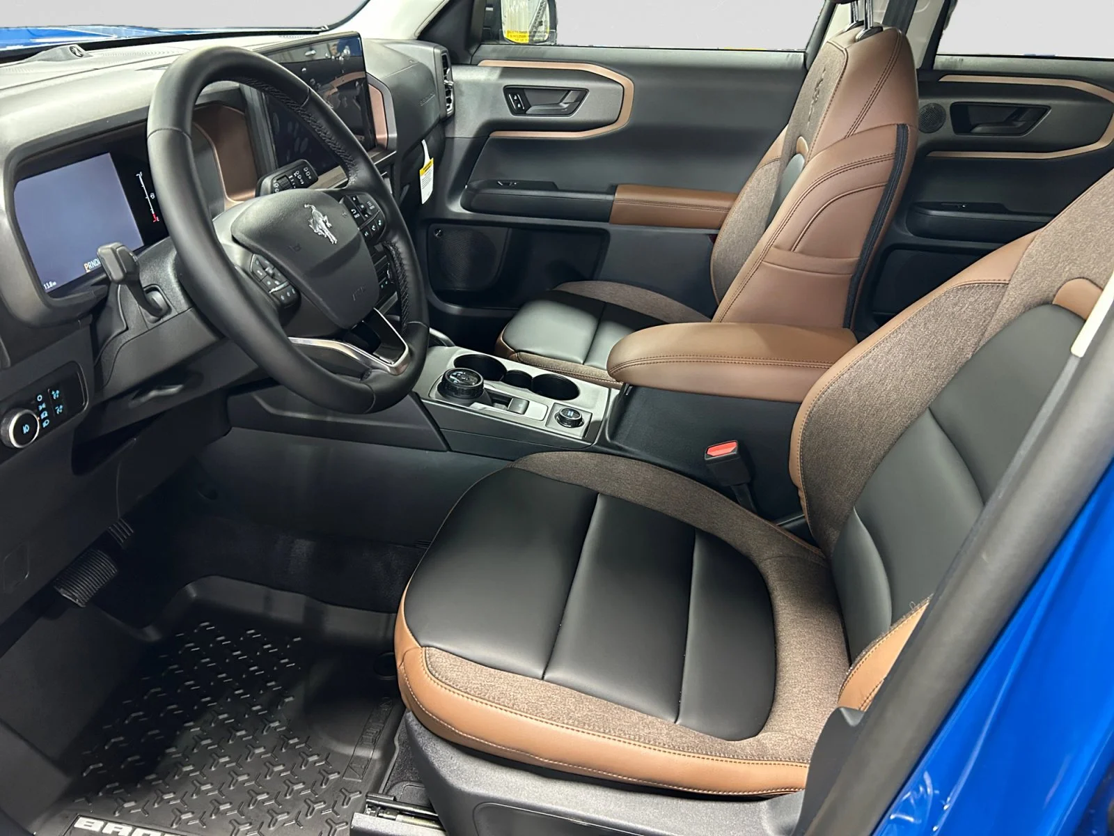 New 2026 Velocity Blue Metallic Ford Outer Banks image 13