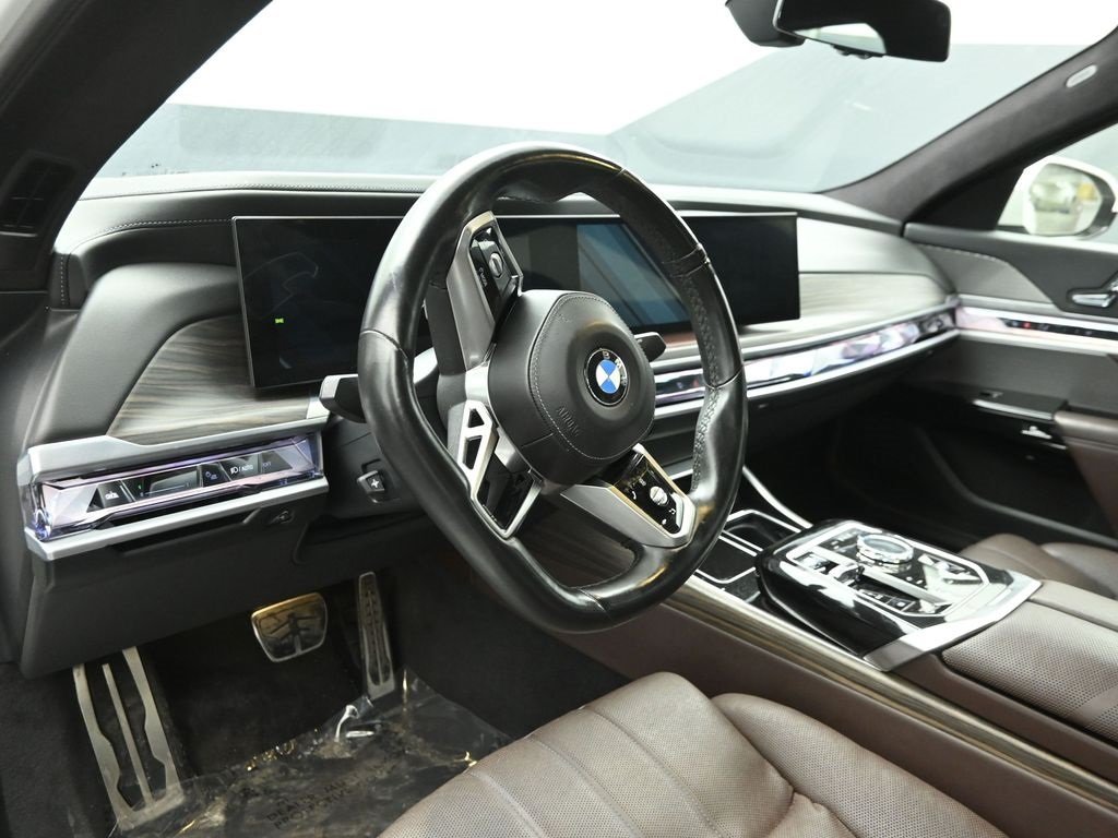 2023 BMW 760I - Image 10