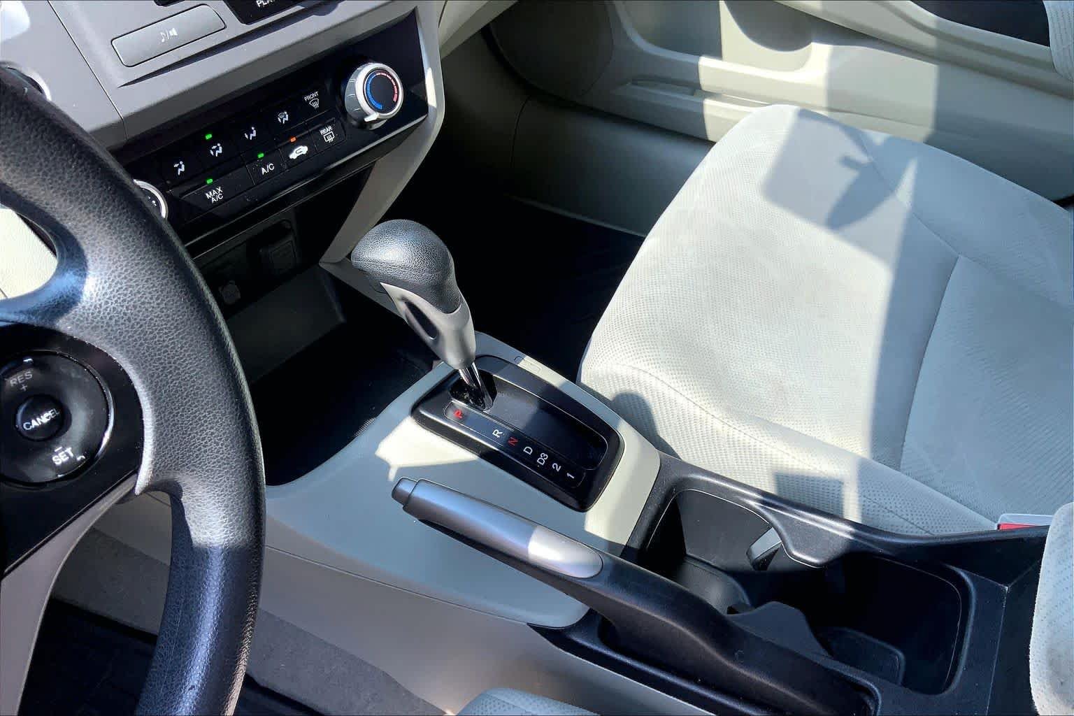 Used 2012 Alabaster Silver Metallic Honda LX image 16