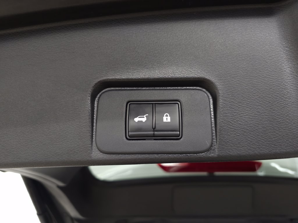 Used 2023 White Nissan SL image 6