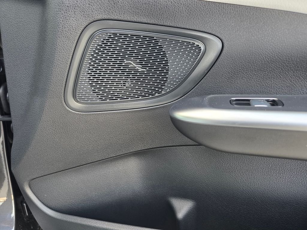 New 2026 Graphite Grey Metallic Mercedes-Benz C 300 image 18