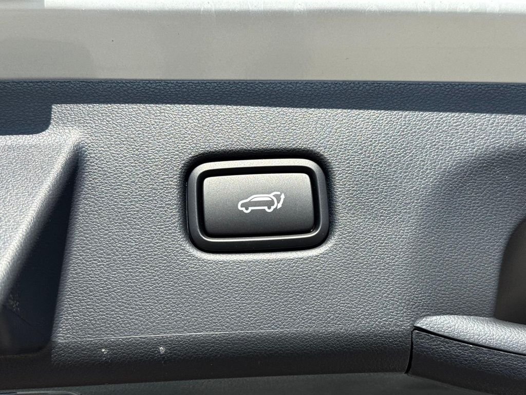 New 2026 Shimmering Silver Hyundai Limited image 6