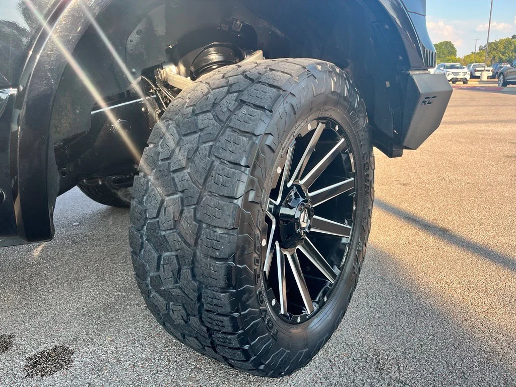 Used 2017 Black Ford Platinum image 6