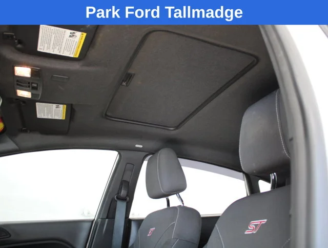Used 2017 White Platinum Clearcoat Metallic Ford ST image 19