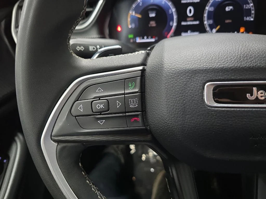Used 2024 Black Jeep Laredo image 19
