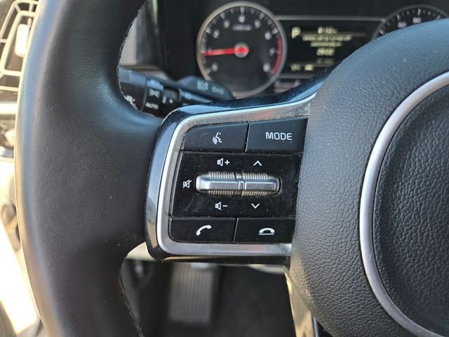 Used 2022 White Kia SX image 19
