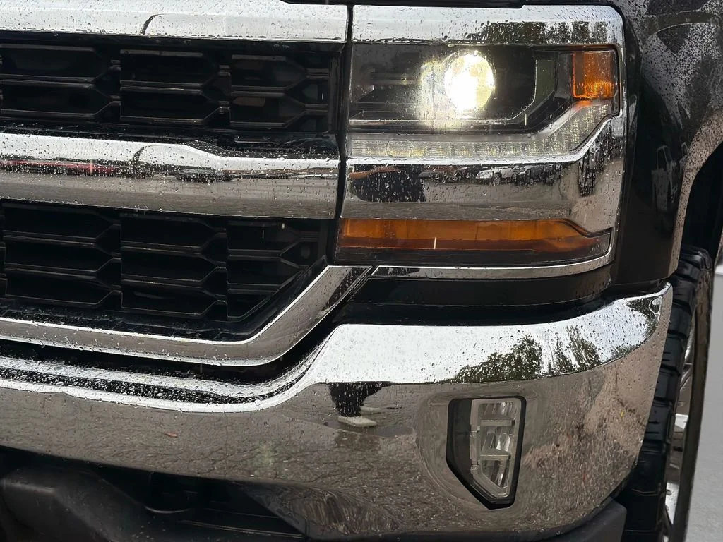 Used 2018 Black Chevrolet LT image 11