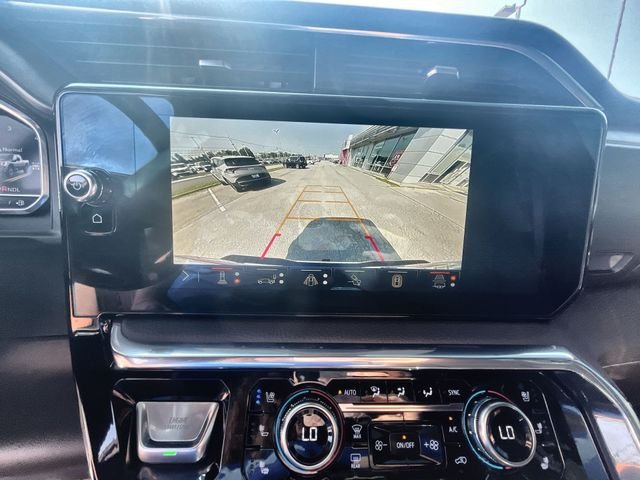 Used 2024 White GMC Denali image 17